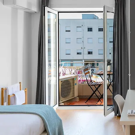 East River - T4 Junto Ao Altice Forum - *