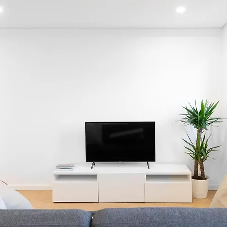 East River - T4 Junto Ao Altice Forum - * Μπράγκα